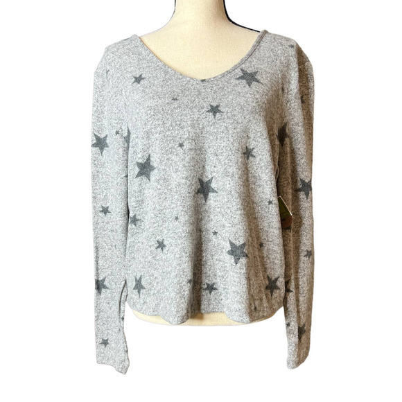 New Love Charm Gray Fleece Top with Dark Gray Stars and Low Back Size XL - Picture 1 of 6